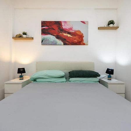 Lotus - Appartamento Sul Mare A Ostia Con Giardino Relax Kültér fotó