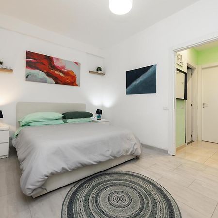 Lotus - Appartamento Sul Mare A Ostia Con Giardino Relax Kültér fotó