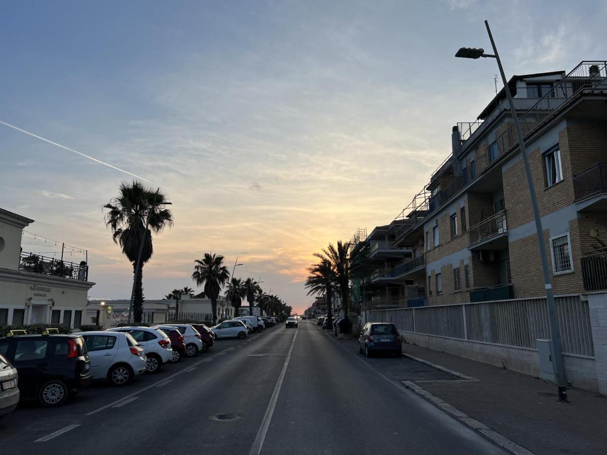 Lotus - Appartamento Sul Mare A Ostia Con Giardino Relax Kültér fotó